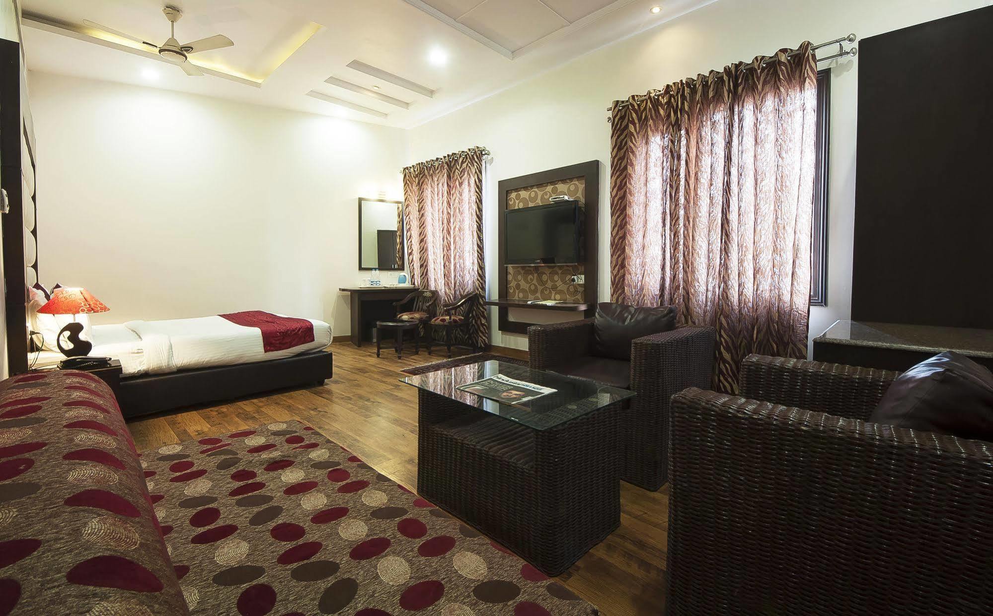 Hotel Prems Paradise Amritsar Exterior photo